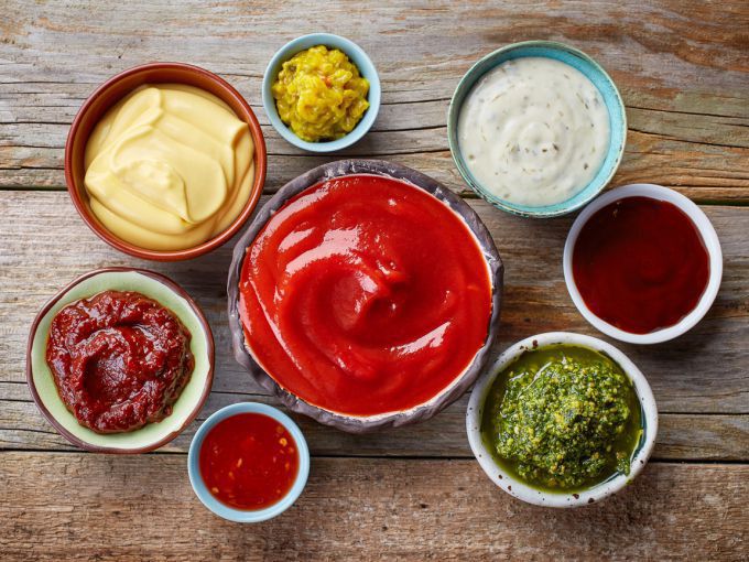 Домашні соуси до м'ясних страв, які абсолютно безпечні для фігури. Приготувати смачний соус в домашніх умовах — простіше простого!