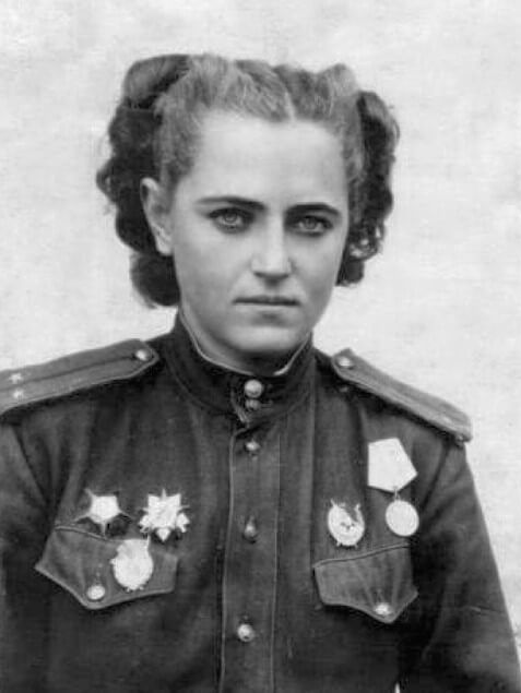Історія єдиного жіночого полку Другої світової, який німці називали "Нічні відьми". Історія з перших вуст.