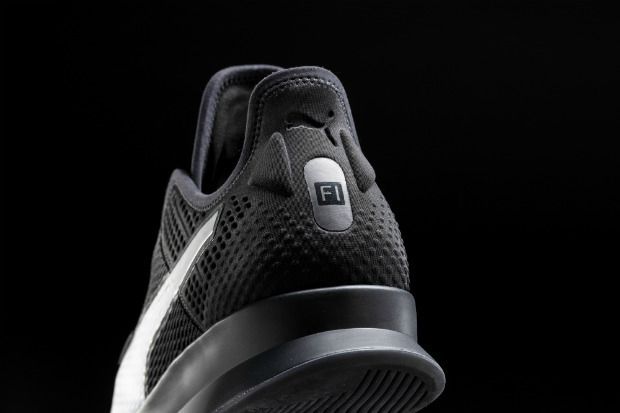 Puma розробила кросівки, які можна зашнурувати за допомогою Bluetooth. В масовий продаж новинка вийде навесні 2020 року.