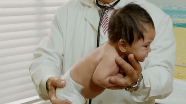 Лікар-педіатр розкрив секрет: як моментально заспокоїти дитину, яка плаче. Спосіб простий і на диво дуже ефективний.