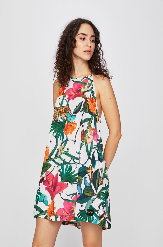 Ідеальна сукня на літо 2019 — квітковий принт, міні і яскраві кольори. Ми зібрали для тебе 15 супер ідей.