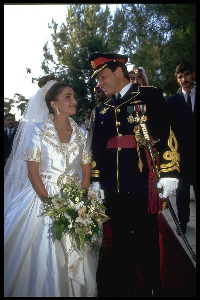 Королівські весільні сукні, які увійшли в історію. Саме британська королева Вікторія вплинула на розвиток весільної моди.