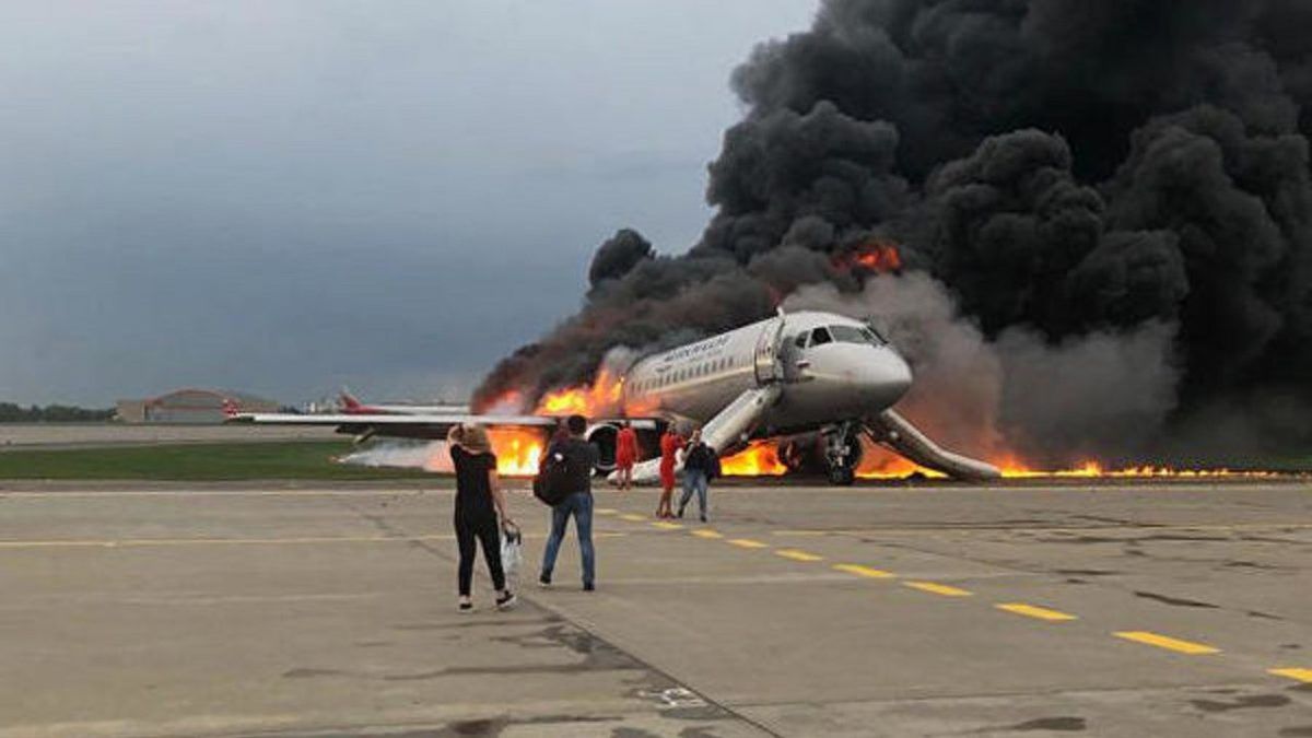 Пасажири літака Аерофлоту Sukhoi Superjet 100 загинули, навіть не встигнувши розстебнути ремені. Пасажири, які загинули в авіакатастрофі в аеропорту Шереметьєво, навіть не встиг розстебнути ремені безпеки в літаку.