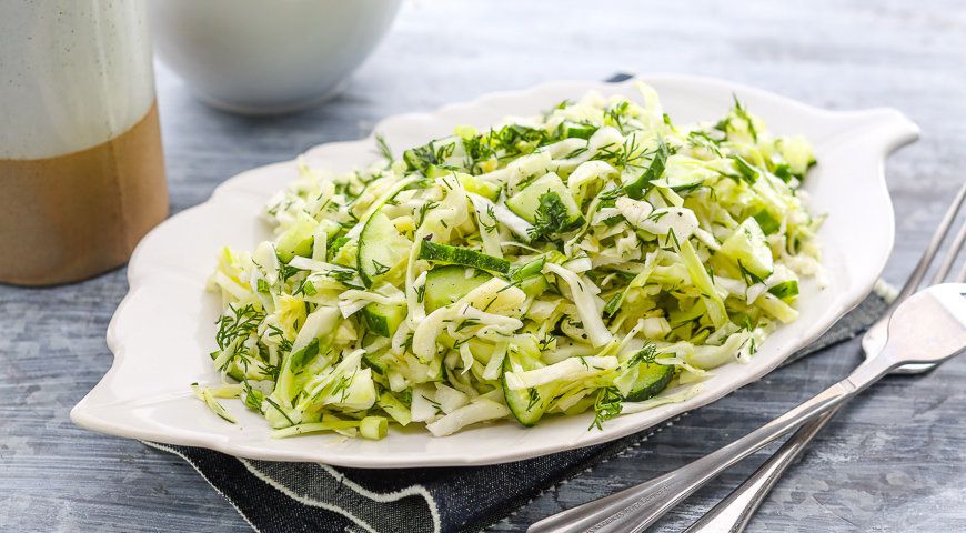 Топ-5 салатів з молодої капусти: як поєднати приємне з корисним. Побалуйте себе смакотою.