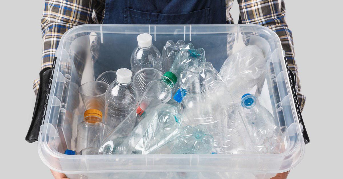 15 супер порад: як використати старі пластикові пляшки. Цікаві лайфхаки, які стануть в нагоді.