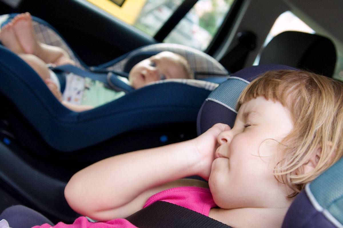 Як боротися з захитуванням дитини в автомобілі. Поїздки стають для вас випробуванням, тому що дитину колише? Тримайте добірку реально працюючих порад.