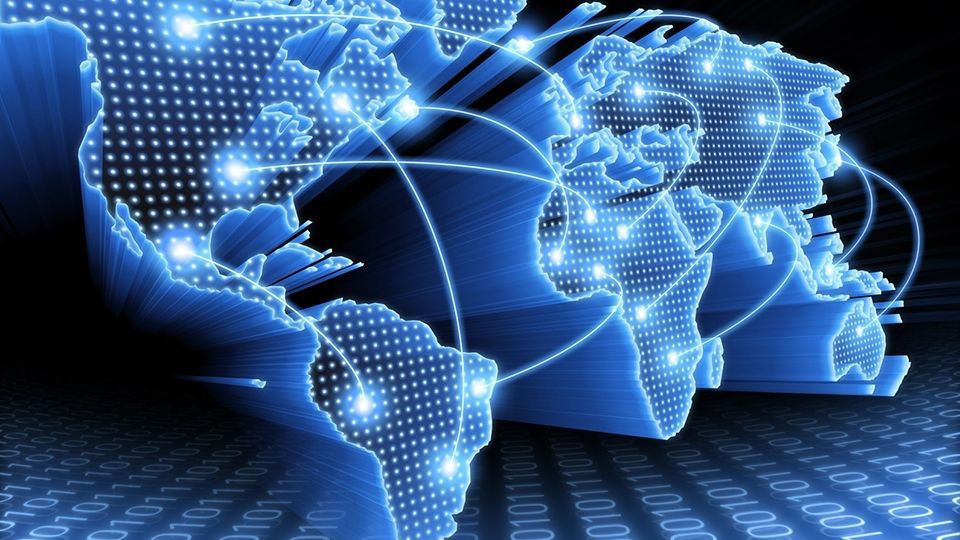 Всесвітній день електрозв'язку та інформаційного суспільства відзначають 17 травня. Цей день вважається професійним святом усіх фахівців IT-сфери.