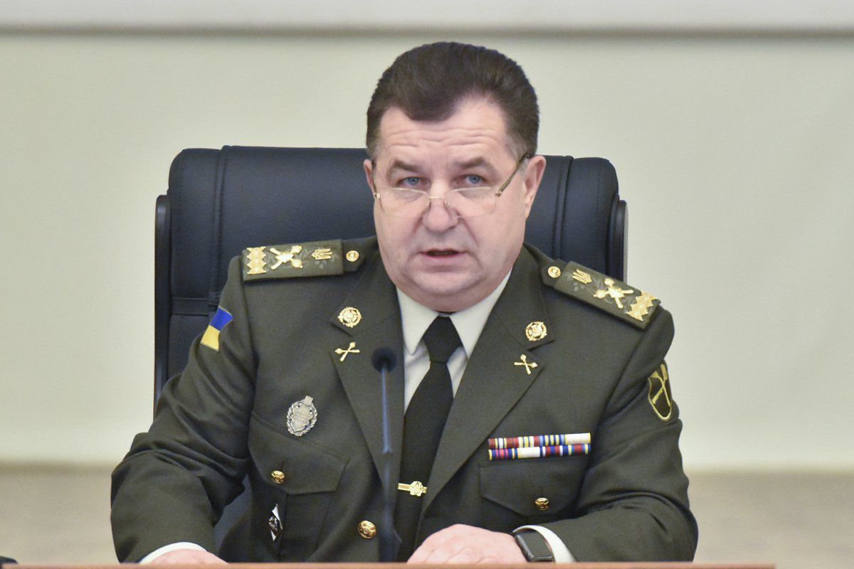 Глава Міноборони України подав у відставку після прохання Зеленського. Степан Полторак подав заяву про відставку.