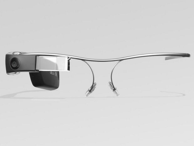 Google розробили ще одну версію розумних окулярів Glass. Вони отримали технічні оновлення і більш низьку ціну.