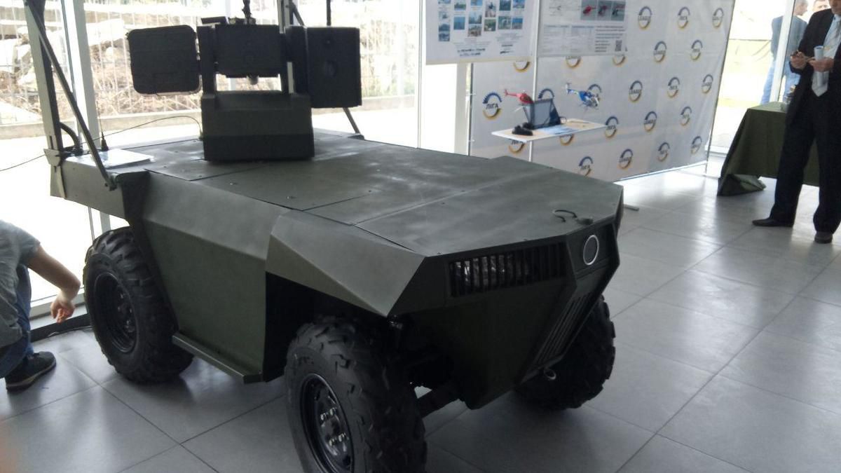 В Україні створили нового військового робота. Робот отримав назву «Ласка 2.0».
