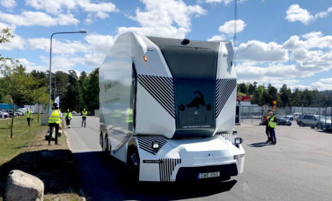 Нова вантажівка залишить без роботи далекобійників. Безпілотна вантажівка вже вийшла на дороги Європи.