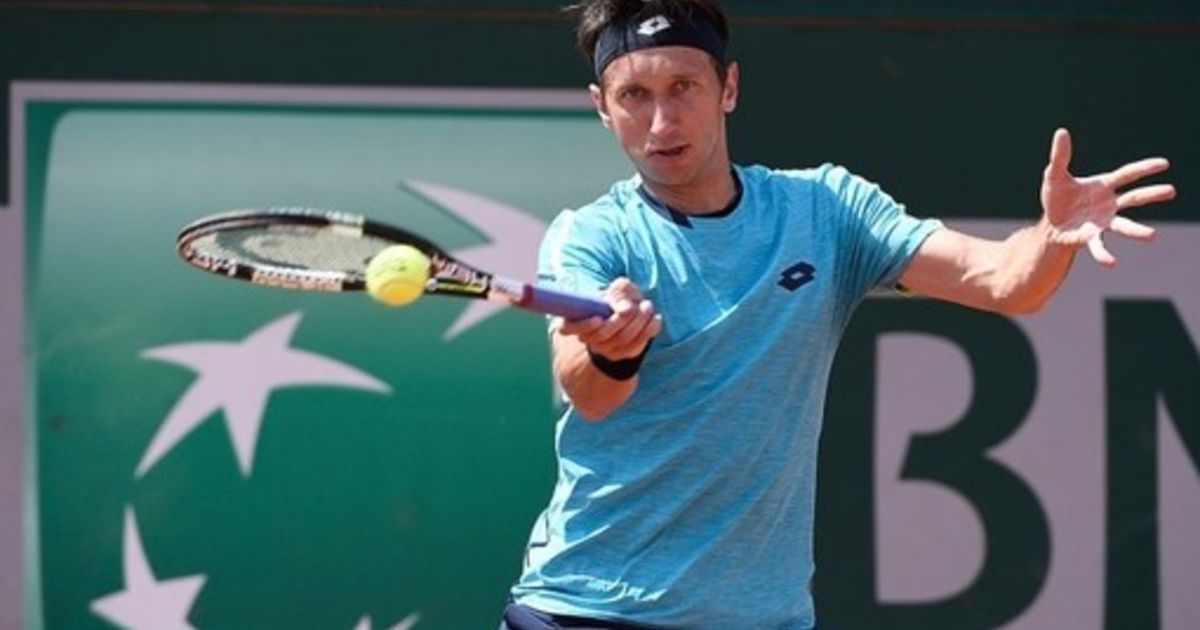 Стаховський у трьох сетах програв Сімону і покинув Roland Garros. В основній сітці турніру українець надовго не затримався.