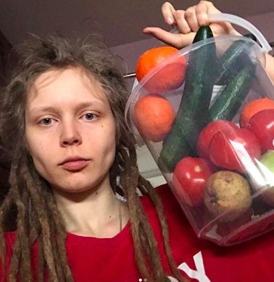 24-річна «фрукторианка» годує свою дитину тільки овочами і фруктами. Про вегетаріанців, сироїдів і навіть сонцеїдів ми вже чули багато.