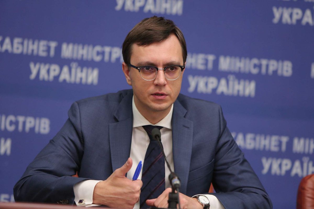 Міністру інфраструктури Володимиру Омеляну пред'явили звинувачення. Міністр умисно вказав недостовірну інформацію в декларації на кілька мільйонів гривень.