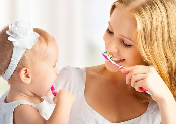 Декілька порад для батьків, щоб привчити дитину чистити зуби. Як же виправити ситуацію і навчити малюка чистити зубки без істерик і примх?