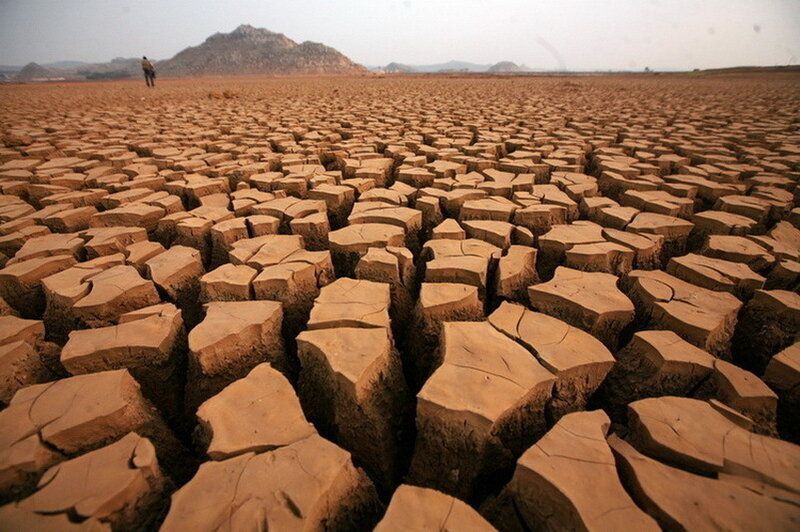 В Китаї спостерігається засуха, яка вже встигла нашкодити сільському господарству однієї з провінцій. У Китаї побоюються глобальних наслідків посухи, із-за якої одна з провінцій вже втратила майже 17 тис. га врожаю.