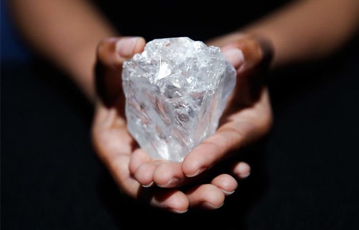 Вчені довели, що алмази сформувалися з океанського дна. Камені ювелірної якості зазвичай складаються з чистого вуглецю, але зустрічаються також мінерали.