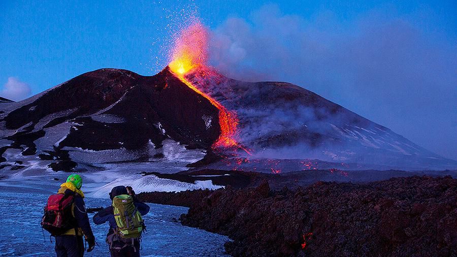 На Сицилії прокинувся вулкан Етна. Вулкан увійшов в активну фазу у п'ятницю, 31 травня.