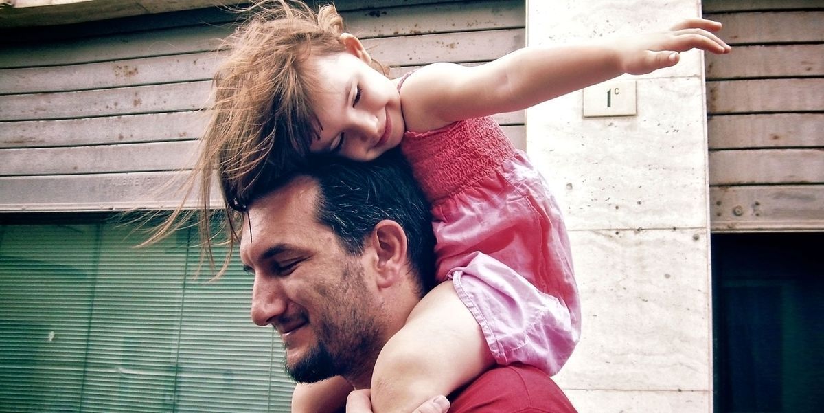 Неочікувані висновки: виховання батька впливає на життя дочок більше, ніж матері. Безперечно, тато — головний чоловік у житті дочки.
