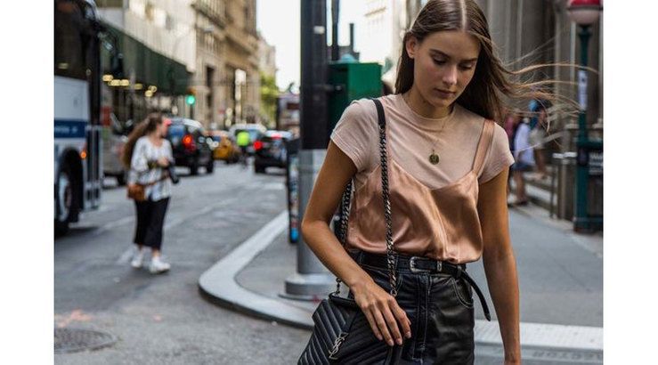 Вуличний стиль Нью-Йорка: як одягаються манхеттенські модниці влітку. Нью-йоркські модниці знають, як крокувати в ногу з часом.