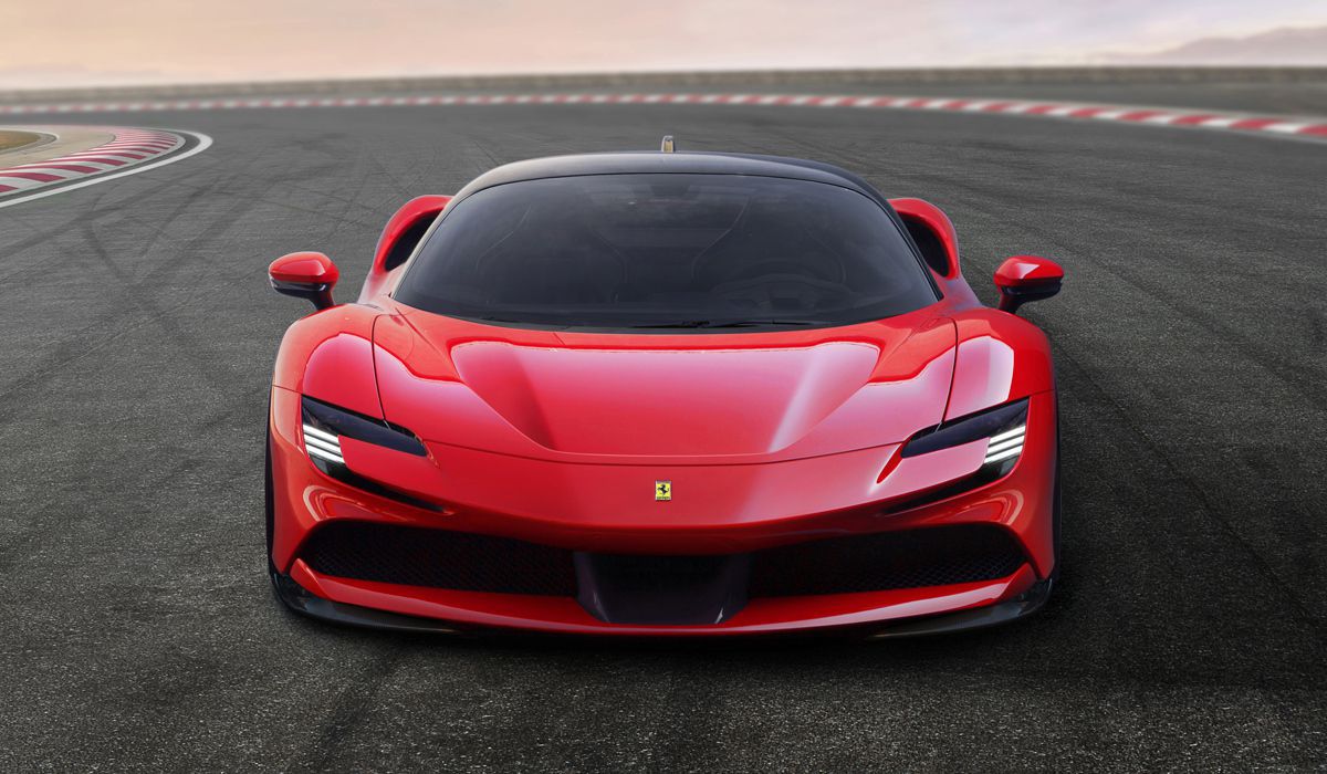 Новий суперкар Ferrari SF90 Stradale: 780 кінських сил. Новинка Ferrari має три електромотори.