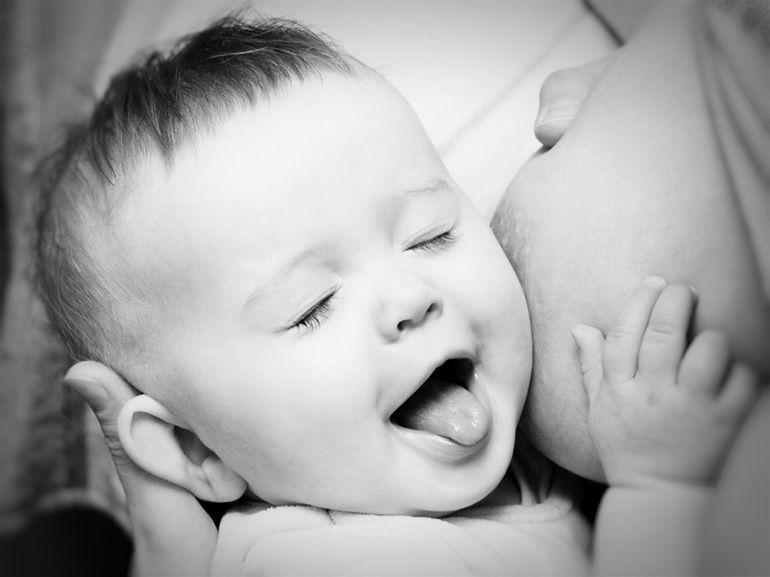 Материнське молоко як щеплення: грудне вигодовування захищає дитину від інфекцій на все життя. Нове дослідження вчених.