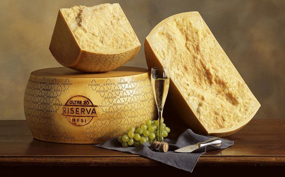 Пармезан: історія сиру та культура споживання. Історія сиру, його склад, корисні властивості, способи вживання, а також зберігання.