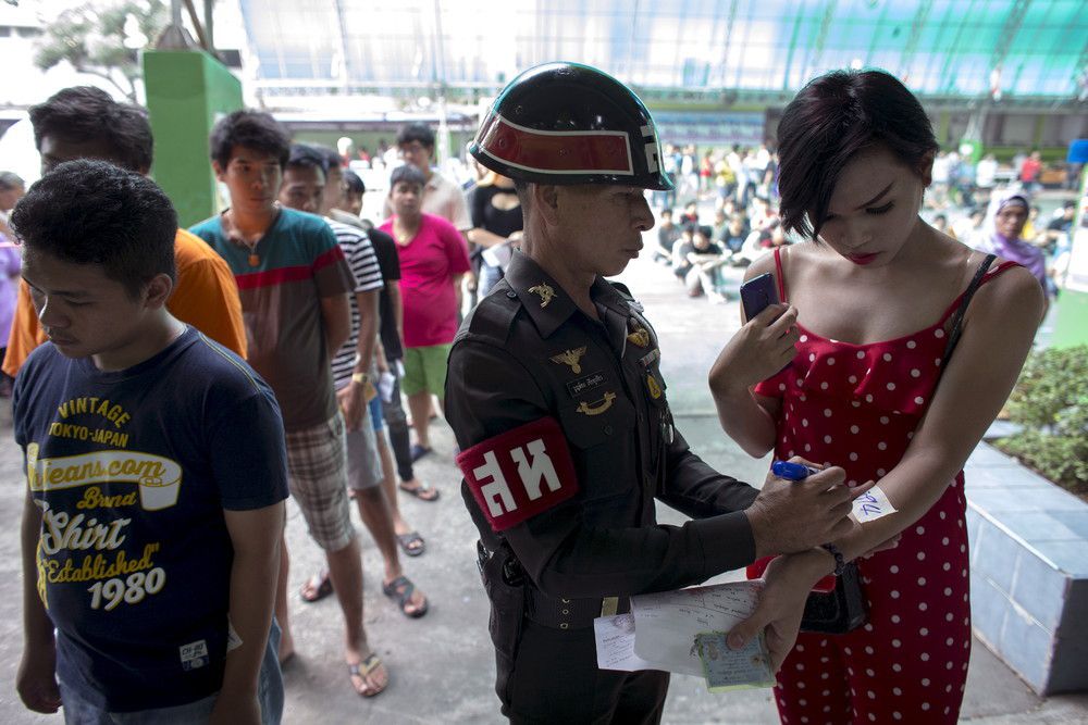 Призов до армії у Таїланді дуже відрізняється від інших країн — як мінімум дивно. Парад красунь!