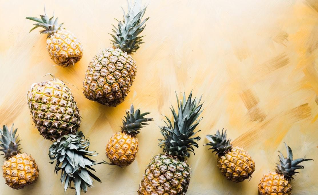 Вживання ананасу: користь для здоров'я і фігури. Найбільш корисною поживною речовиною в ананасі є вітамін С.