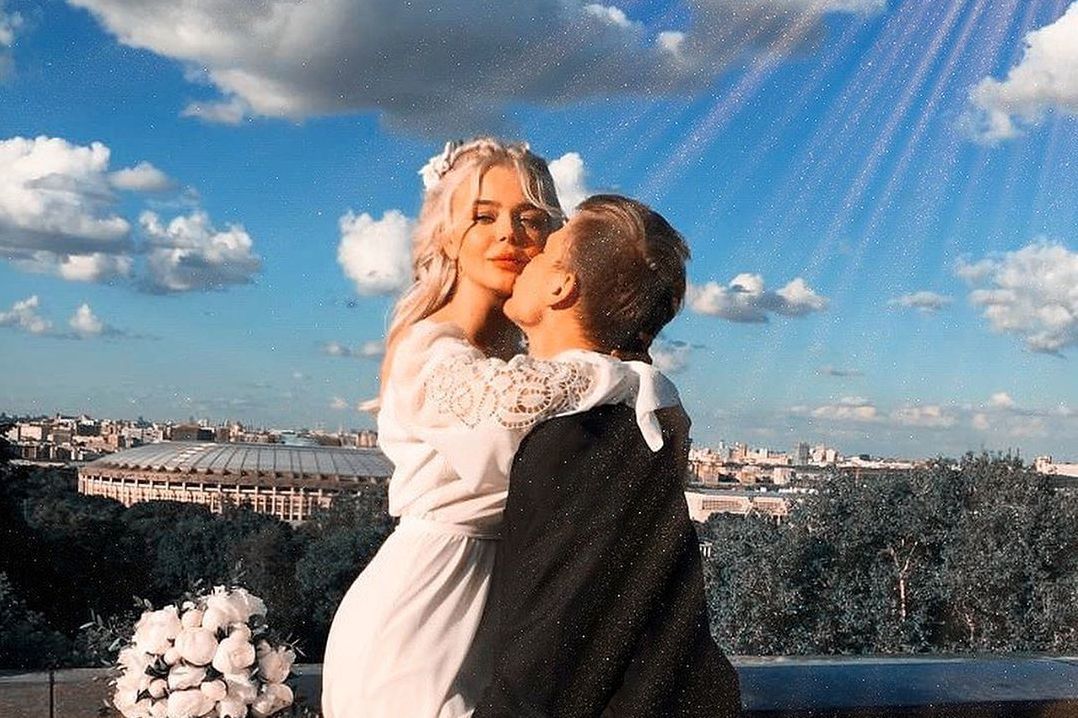 Співачка Аліна Гросу вийшла заміж. Гросу виклала знімки зі своїм обранцем.