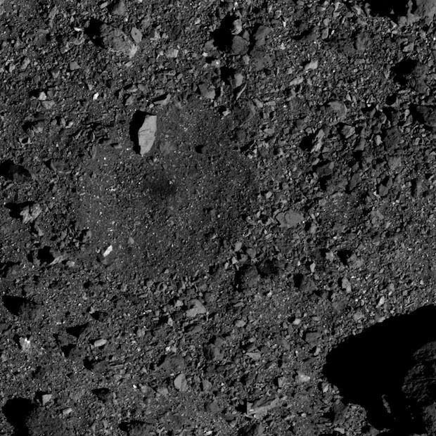 OSIRIS-REx надіслав фото кратерів на астероїді Бенну. Багато з них — ідеальні кандидати на забір ґрунту.