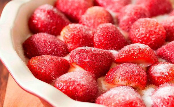 Як правильно заморозити полуницю на зиму: 3 способа, які збережуть найбільше корисних властивостей. Читай у нашому матеріалі.