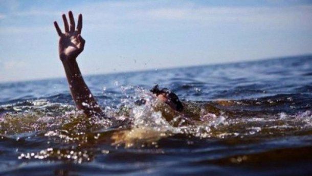 За даними ДСНС, в Україні з початку червня у водоймах потонули понад 100 осіб. Рятувальники закликали українців бути обережними під час купання.