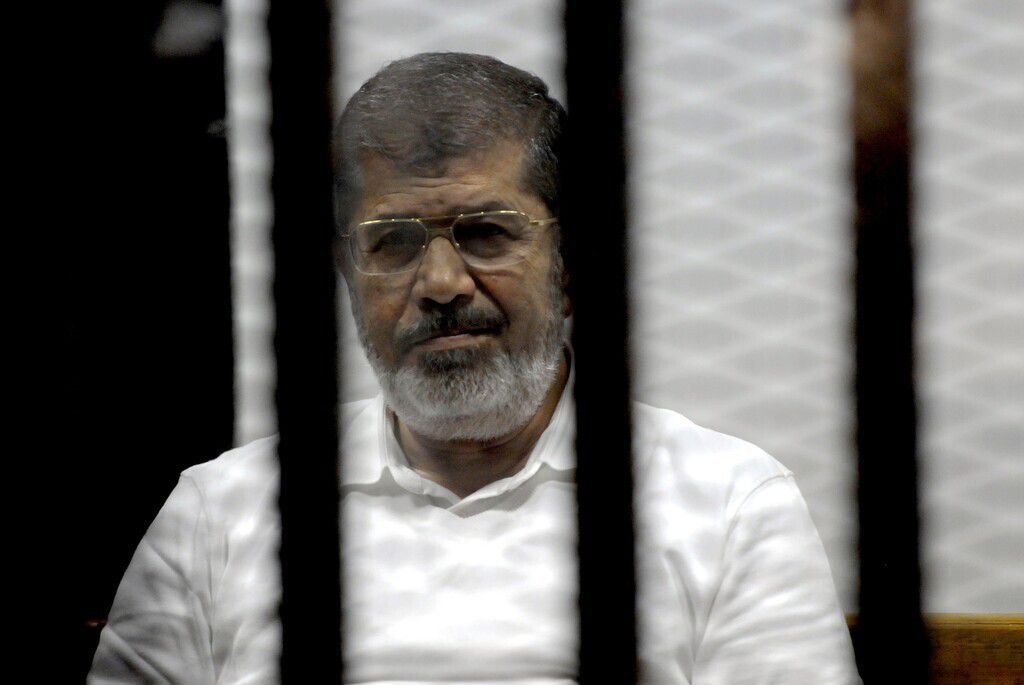 В залі суду помер екс-президент Єгипту Мухаммед Мурсі. Мухаммед Мурсі прийшов до влади після єгипетського Майдану.