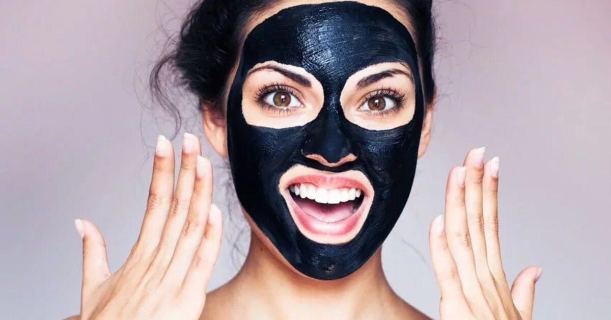 Чорна маска в домашніх умовах — ефективний засіб чорних крапок, вугрів і запалень. Вона дійсно діє.
