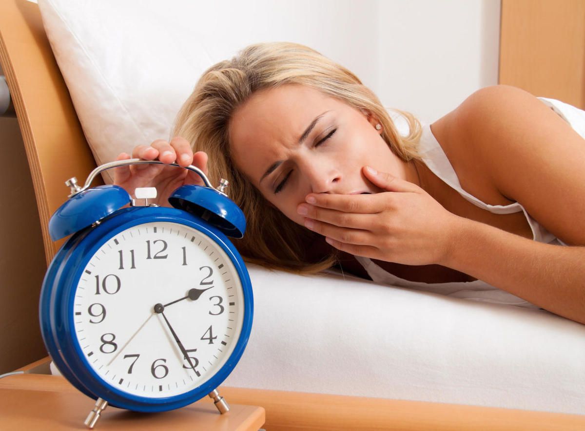 Несподівані висновки вчених: багато спати не менш шкідливо для здоров'я, ніж недосипати. Спати по 9 годин на добу так само погано для пам'яті, як і недосипати, відводячи на сон лише 5 годин в день.