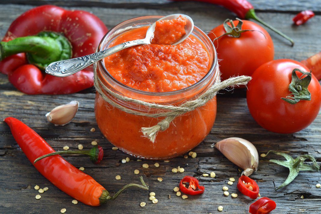 Домашній кетчуп: тонкощі приготування класичного соусу. Це виключно натуральний продукт, без барвників і консервантів.