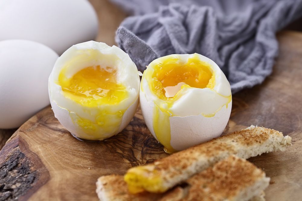 Чи можна їсти круто зварені яйця, в яких на жовтку з'явилася сіро-зелена оболонка?. Відповідь на питання, яке цікавить багатьох.