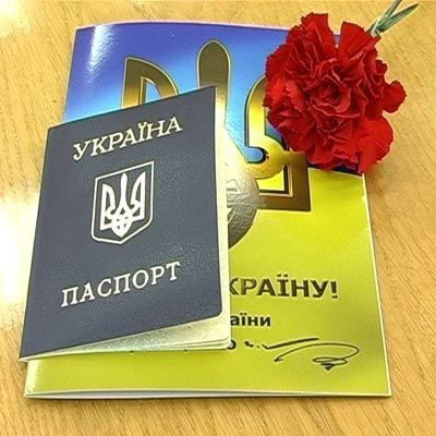 Надання українського громадянства іноземцям: за яких умов можна буде отримати український паспорт. 25 серпня набере чинності закон про надання іноземним добровольцям українського громадянства.