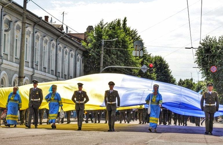 Скільки українці будуть відпочивати на День Конституції 2019