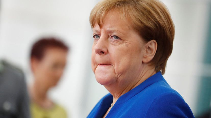 Ангела Меркель знову відчула себе погано на офіційному заході. Меркель вдруге за вісім днів стало погано на публіці.