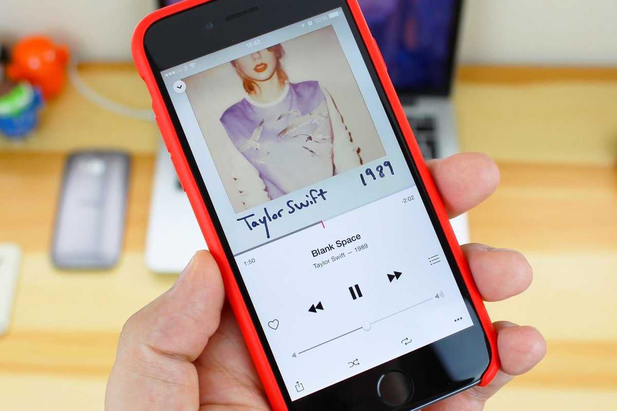 Додаток Apple Music використовує вже більше ніж 60 мільйонів користувачів. Голова сервісу Apple Music Едді Кью поділився цікавою статистикою.