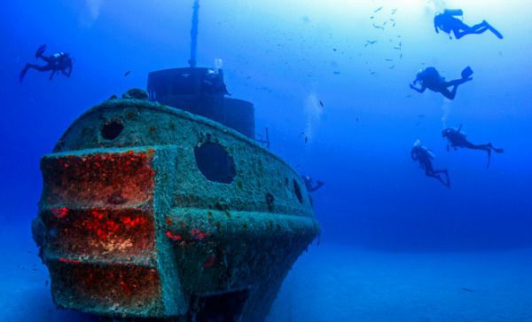Біля Кіпру знайшли затонуле судно з вантажем амфор. Це перша недоторкана римська корабельна аварія, знайдена на острові.