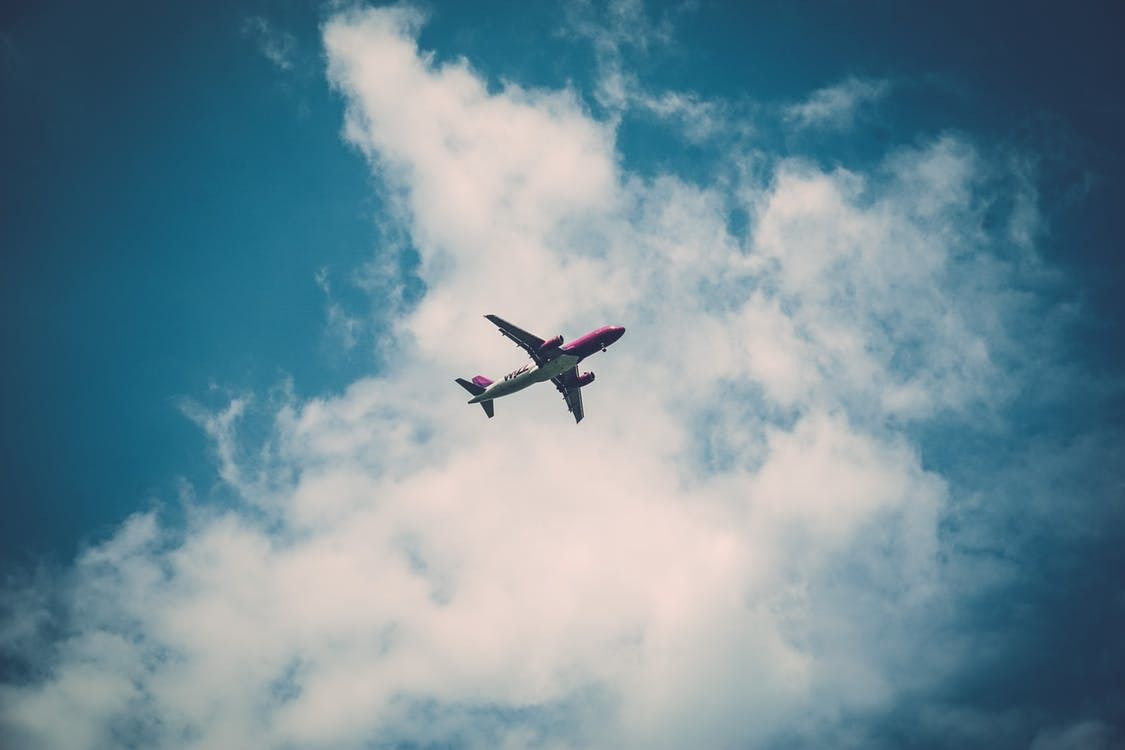 Лоукостери вимагають за багаж більше грошей, ніж за сам переліт. Авіакомпанії збільшили доходи від додаткових зборів за провезення багажу на 110%.