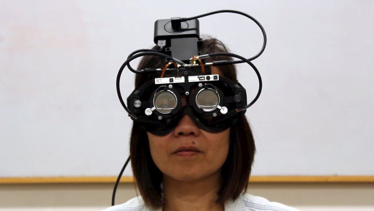 З'явилася альтернатива звичним окулярам: пристрій сам фокусується на потрібному об'єкті. Представлені перші окуляри, здатні відстежувати погляд і фокусуватися автоматично.