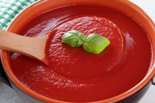 Рецепт домашнього томатного соусу, який не поступається магазинному. Ось рецепт простого, натурального і, головне, смачного кетчупу, який у вас будуть випрошувати всі гості.