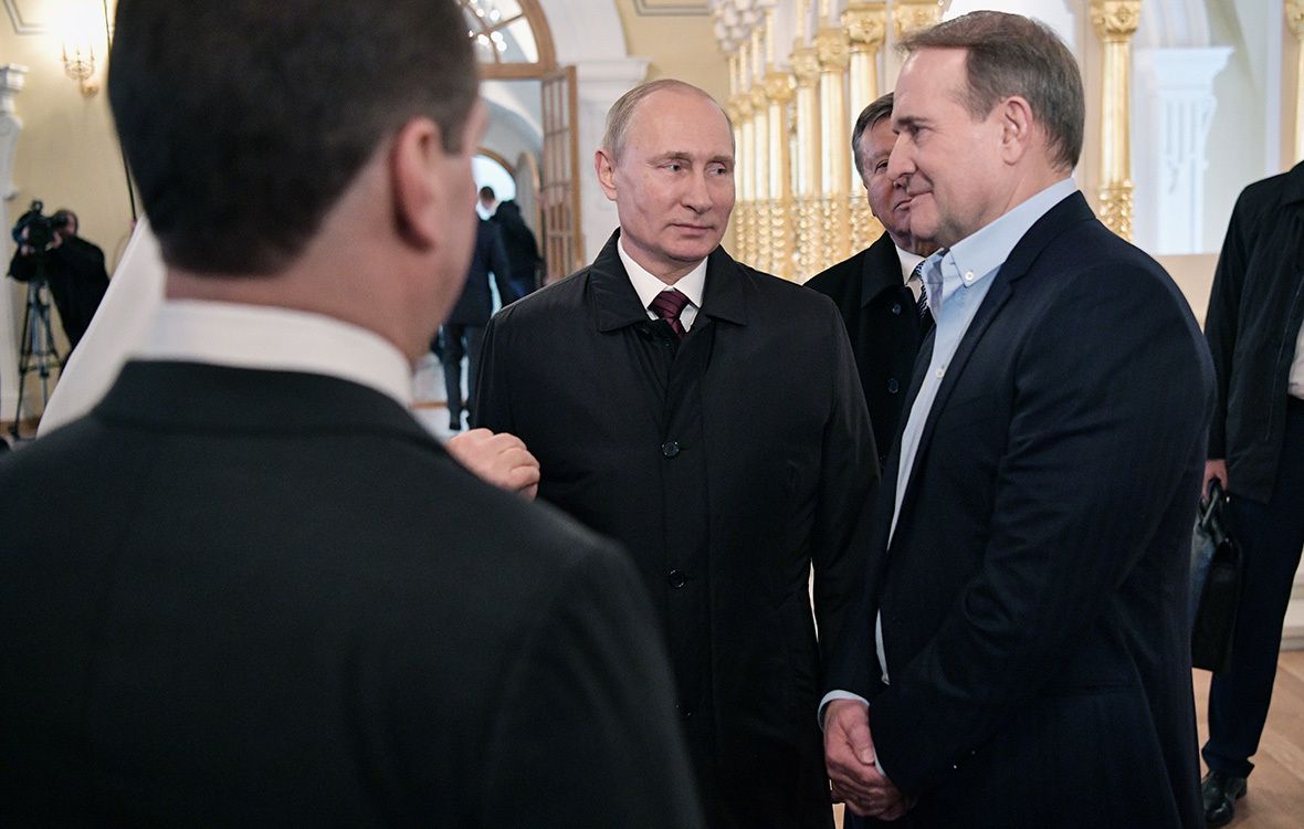 Медведчук розповів, яким чином Путін став хрещеним його доньки. Медведчук розповів, як йому вдалося стати кумом Путіна.