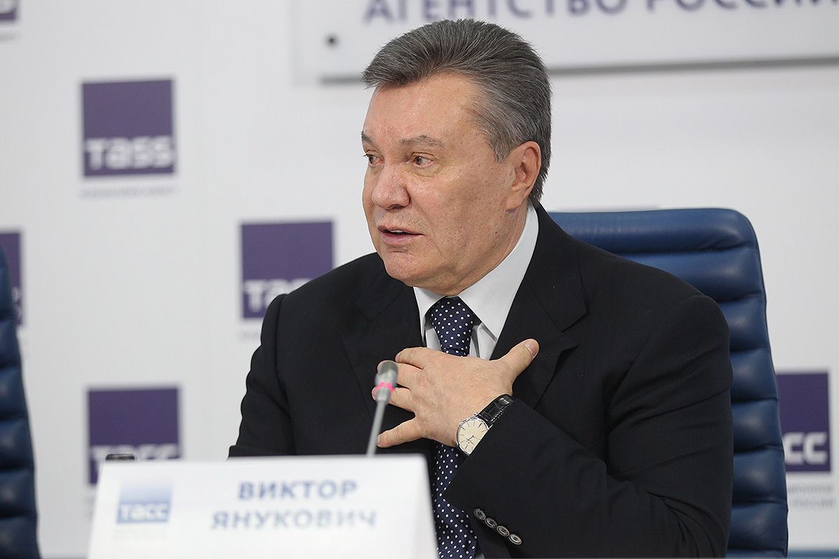 Медведчук назвав Януковича та Азарова зрадниками. «Я зі зрадниками не спілкуюся», — відрізав Віктор Медведчук.