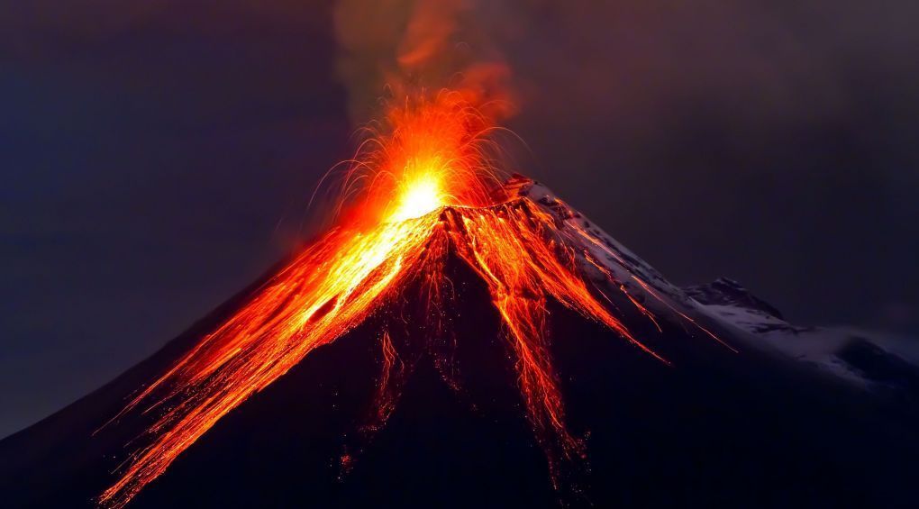 Корисні властивості вулканів для планети Земля. Для планети вулкани є своєрідними «вихлопними трубами», допомагаючи охолоджувати внутрішність Землі .