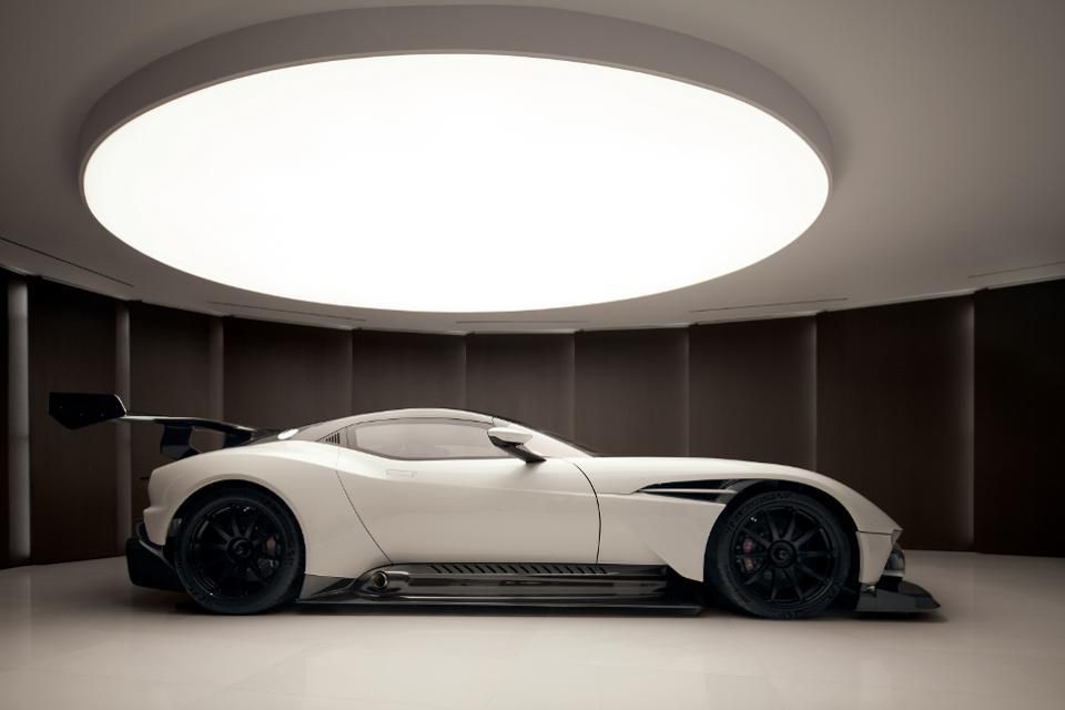 Aston Martin будує перший житловий хмарочос. Покупцеві разом з квартирою дістанеться суперкар Vulcan рідкісної моделі.